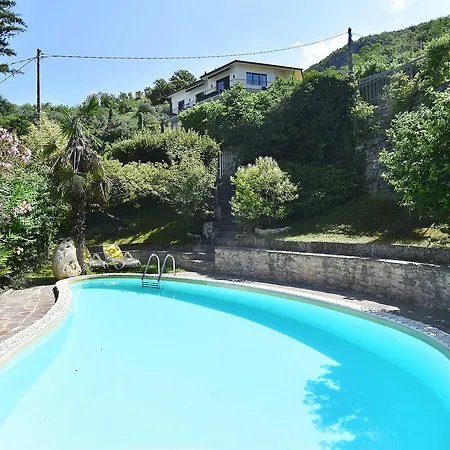 Apt.2 In With Pool * Castelletto di Brenzone