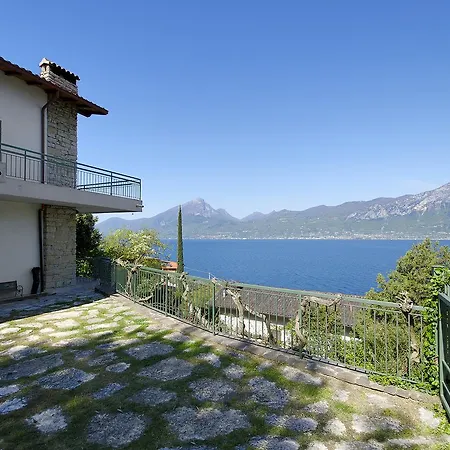 Apt.2 In With Pool * Castelletto di Brenzone