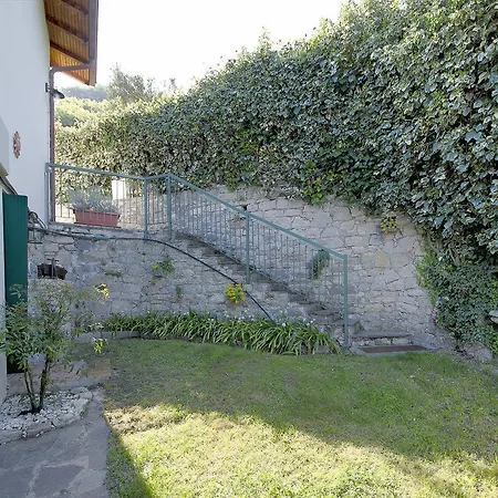 Apartman Apt.2 In With Pool Castelletto di Brenzone