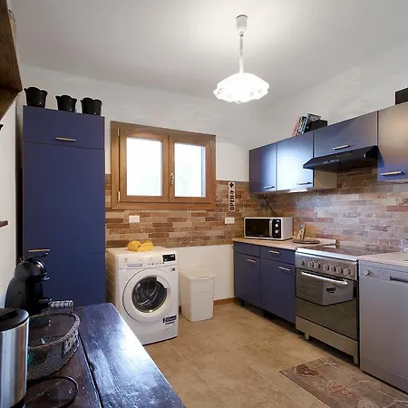 Apt.2 In With Pool Apartman